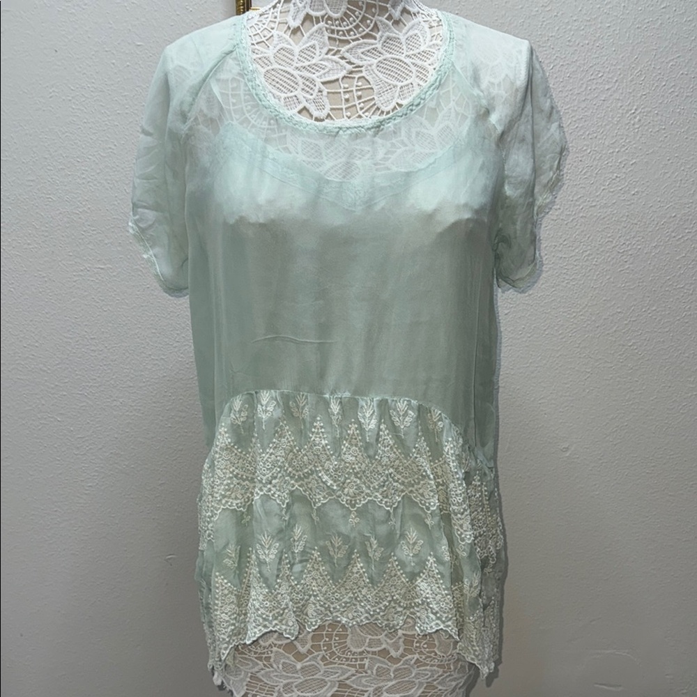 Johnny Was 4 Love and Liberty Chic Lace-Trimmed Blouse in Soft Green 100% Silk
